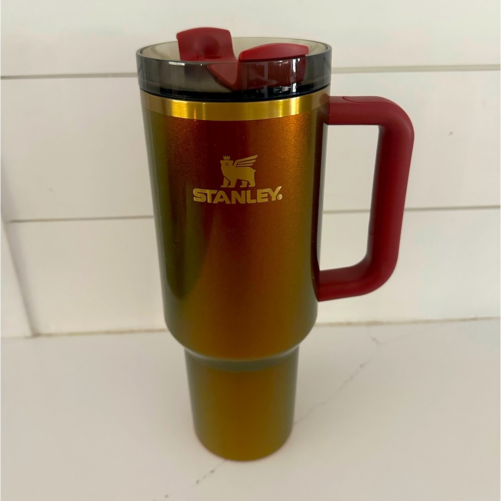 Lainey Wilson 40oz Stanley